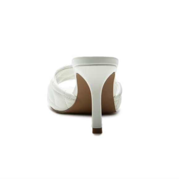 !! RESTOCKED !! Square Toe Quilted Mules in White - Picture 3 of 6